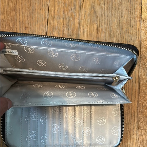 Adrienne Vittadini Black Wallet‎ - Picture 5 of 8